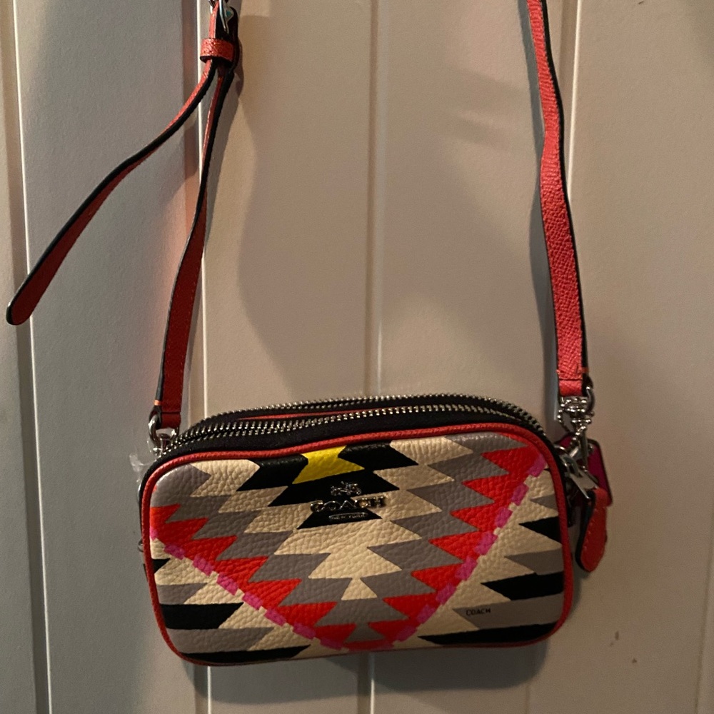 Native Design Coach Bag - Picture 3 of 4